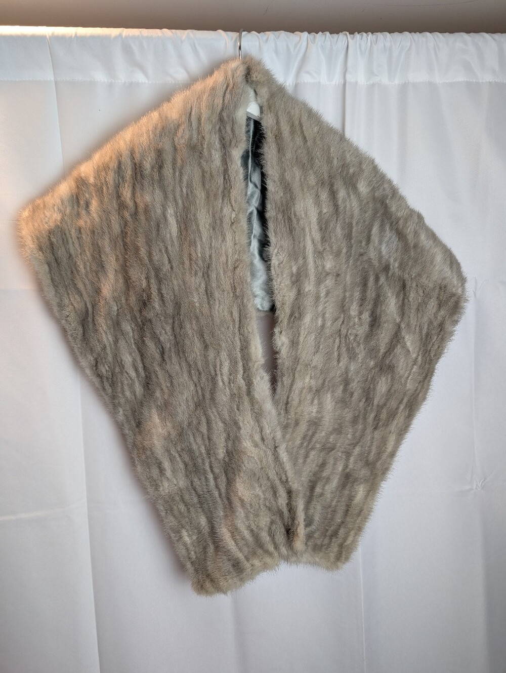 Beautiful Vintage Silver-Grey Mink Fur Stole Wrap (Let-Out Construction) in EUC